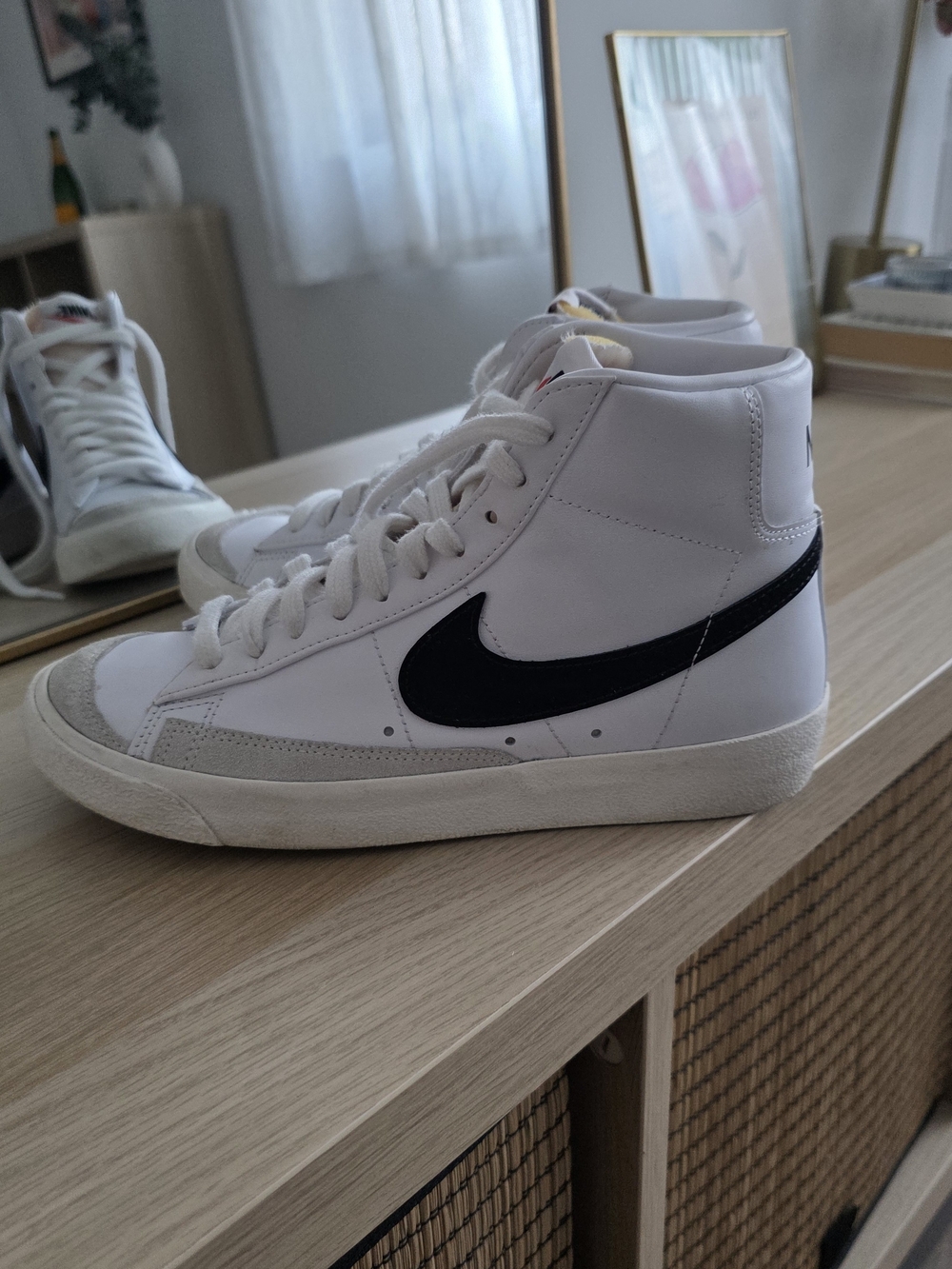 Nike Men’s White High-Top Sneakers with Black Swoosh